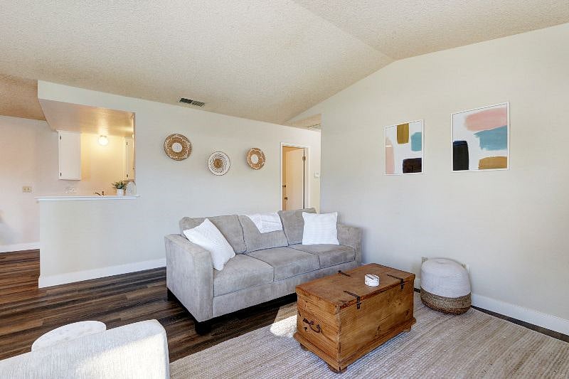 Furnished Finder property 352083_1 photo 4
