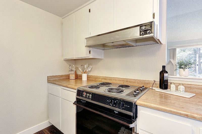 Furnished Finder property 352083_1 photo 12