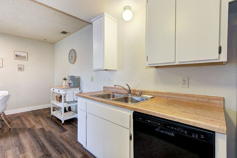 Furnished Finder property 352083_1 photo 14