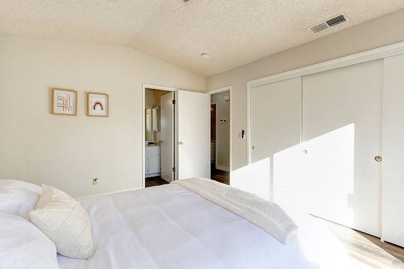 Furnished Finder property 352083_1 photo 20