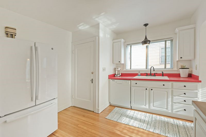 Furnished Finder property 352170_1 photo 13