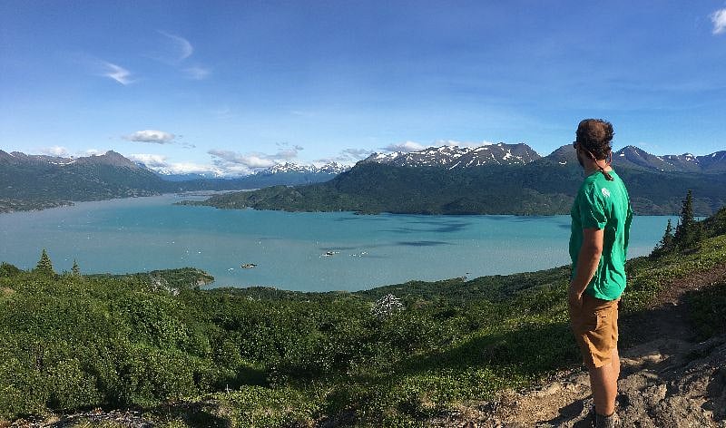 Enjoy hiking? The Fox Den is located nearby a variety of outdoor recreation opportunities like the scenic Chugach National Forest with hiking trails, public use cabins, wildlife viewing, fishing and more.