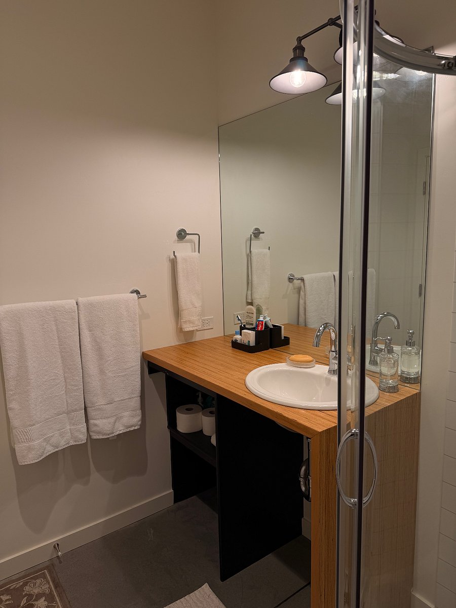 Furnished Finder property 352425_1 photo 3