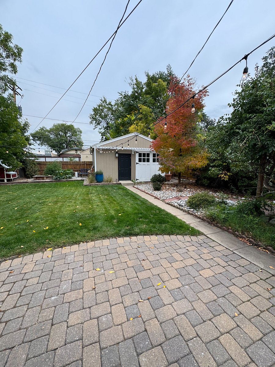 garage access from back door - $100/mo additional if garage parking desired
