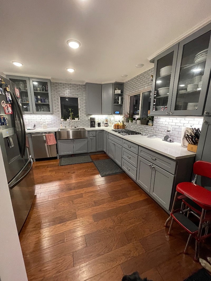 Fully appointed, shared kitchen