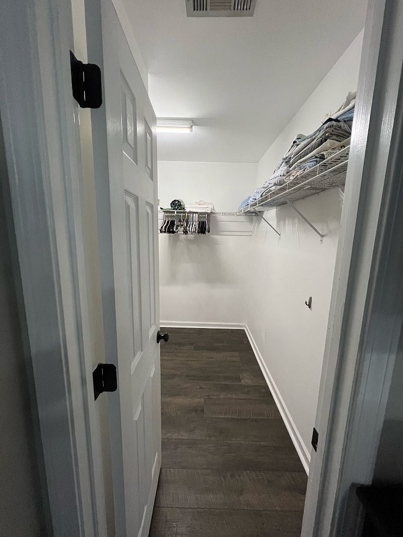 Master Bedroom Walk-In Closet (Pic 1 of 3)