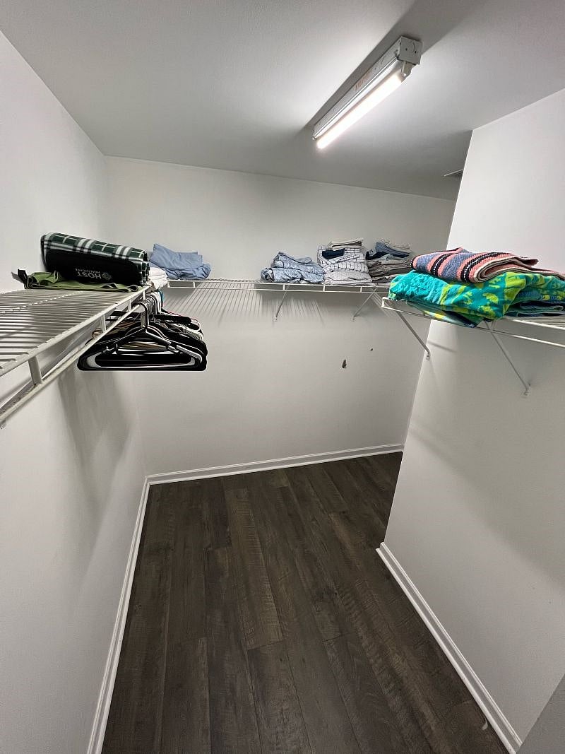 Master Bedroom Walk-In Closet (Pic 2 of 3)