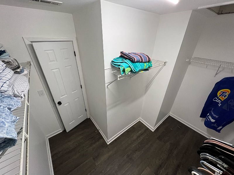 Master Bedroom Walk-In Closet (Pic 3 of 3)