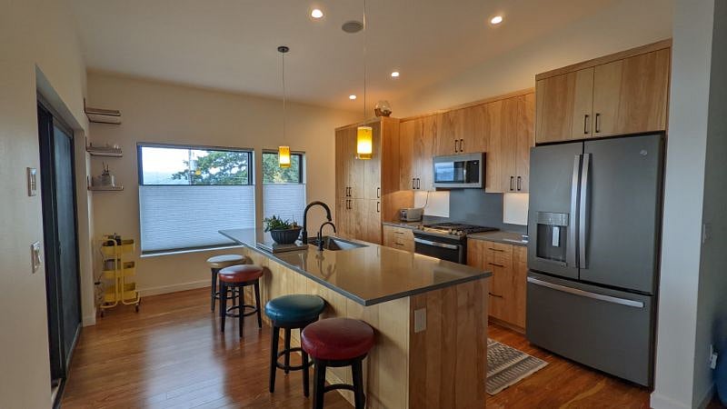 Furnished Finder property 352601_1 photo 4