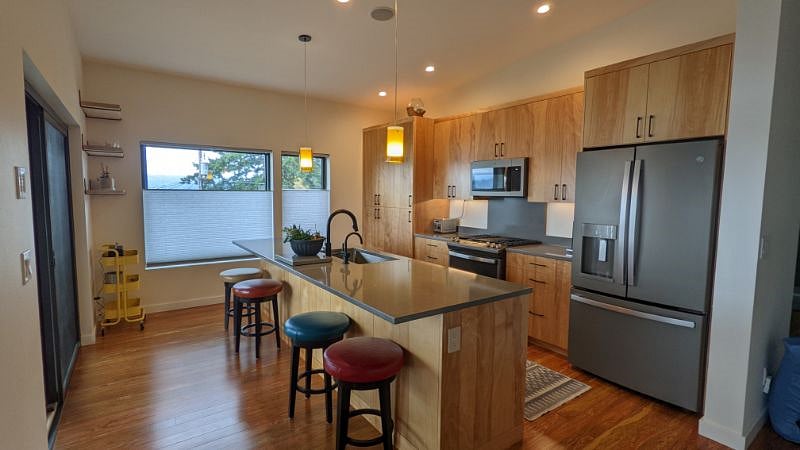 Furnished Finder property 352601_1 photo 1