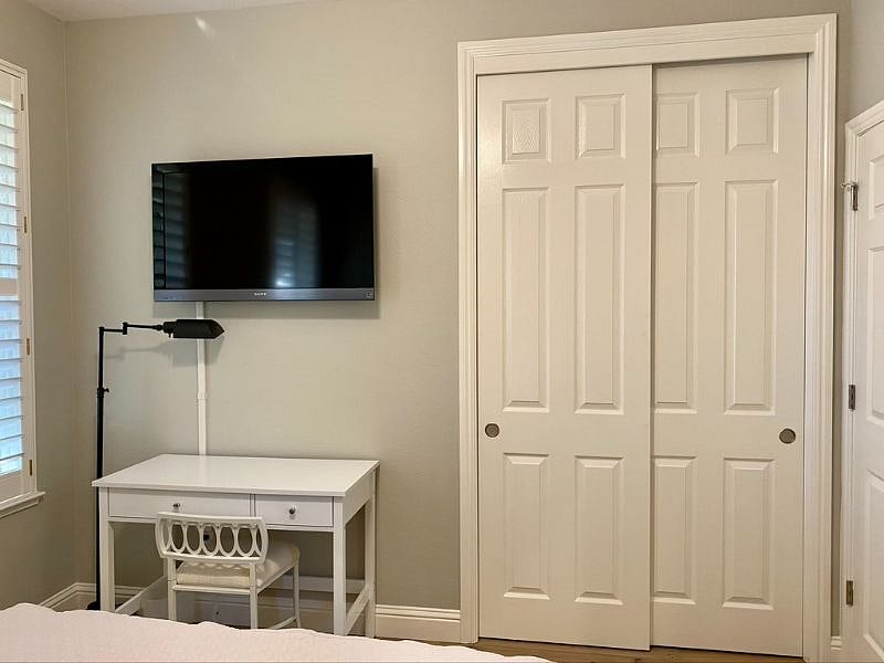 Spacious closet; desk and 40-in TV with Amazon firestick