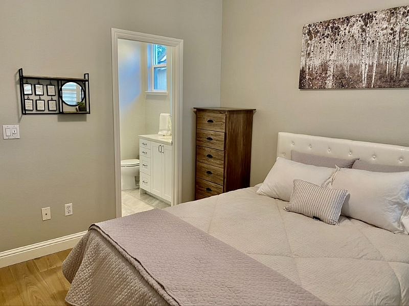 Private bathroom inside guest bedroom