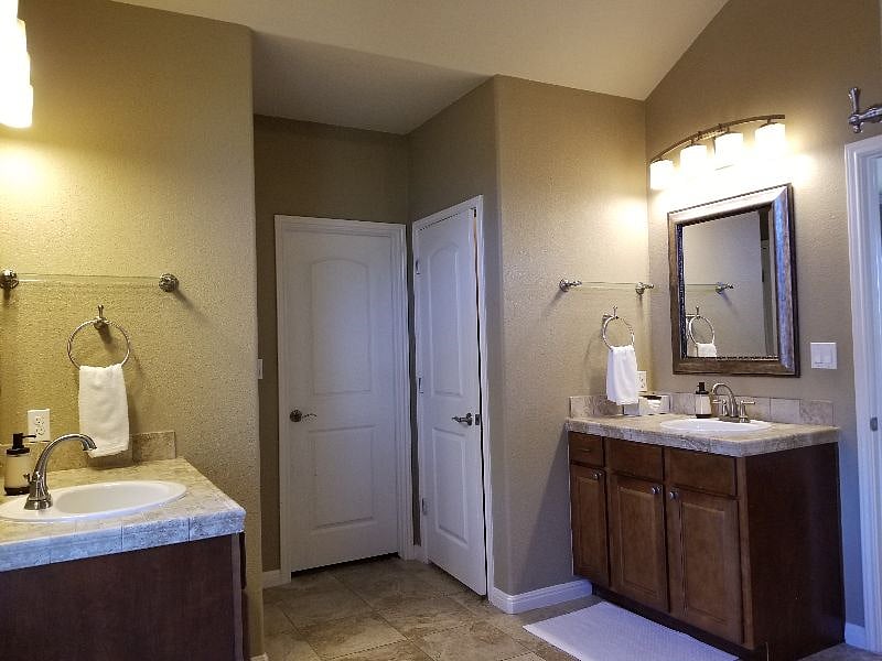 Furnished Finder property 352643_1 photo 17
