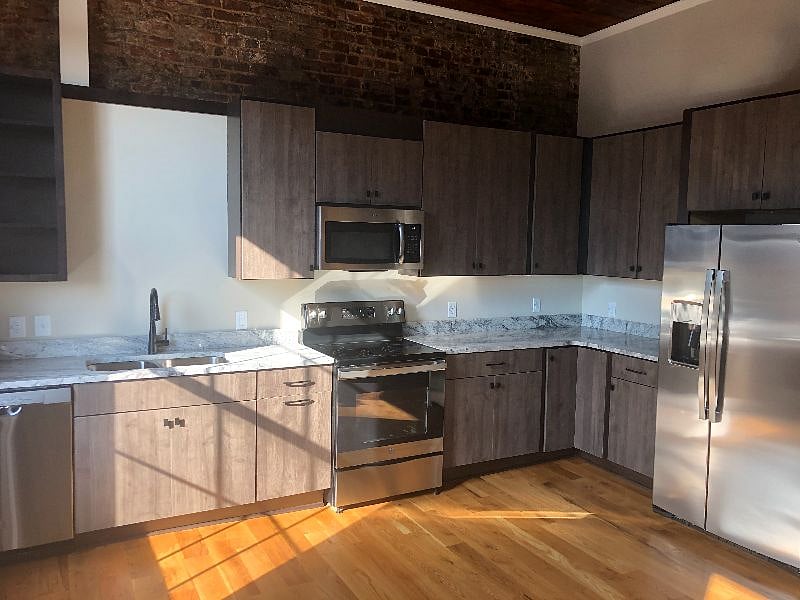 Furnished Finder property 352740_1 photo 3