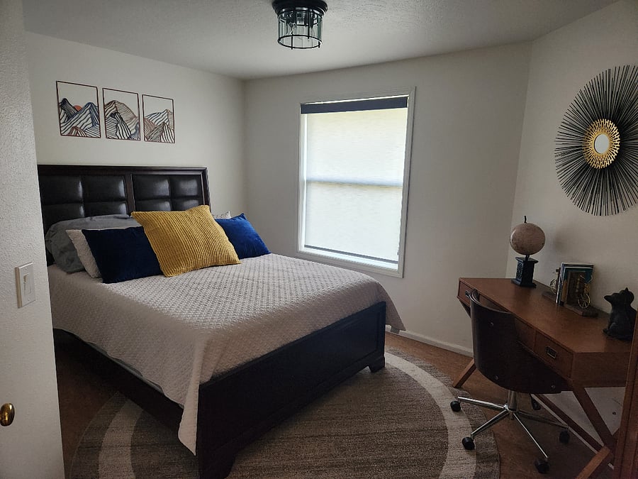 Second bedroom queen size bed