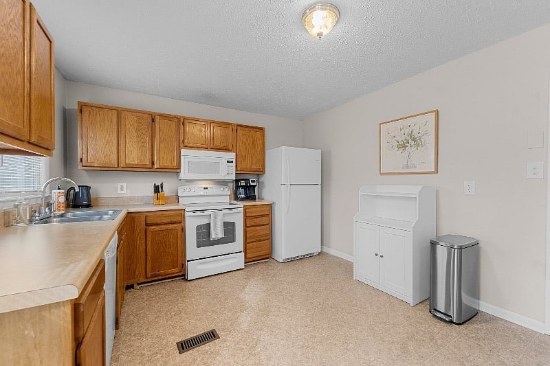 Furnished Finder property 352829_1 photo 9