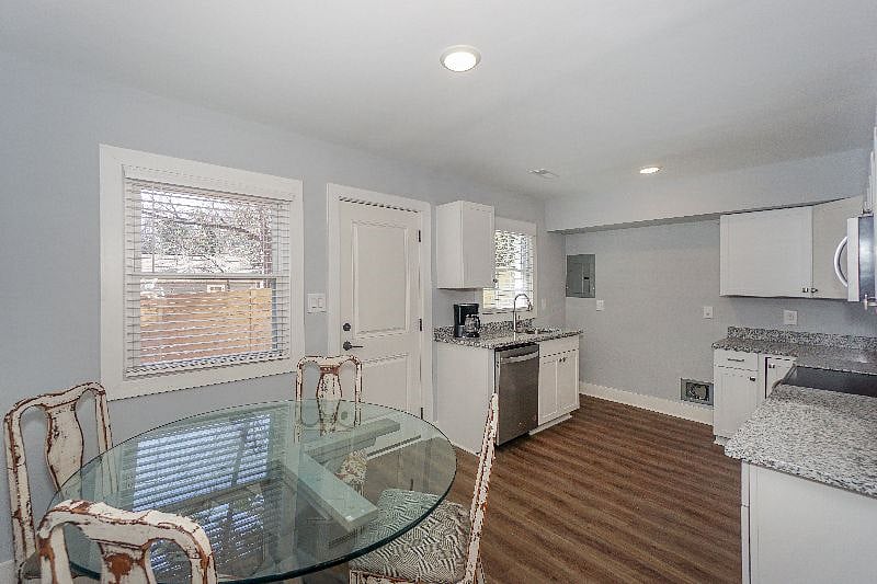 Furnished Finder property 352878_1 photo 14