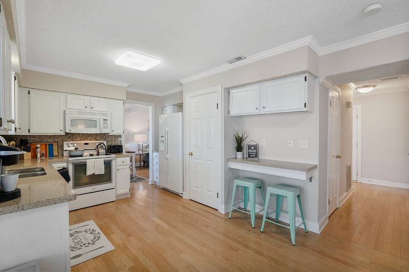 Furnished Finder property 352933_1 photo 9