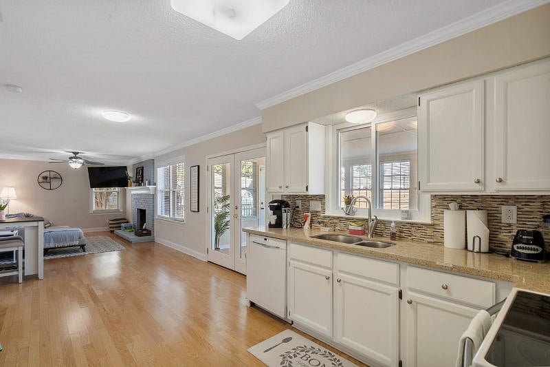 Furnished Finder property 352933_1 photo 11