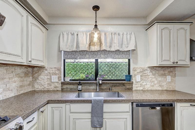 Furnished Finder property 353038_1 photo 11