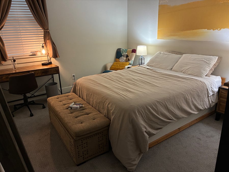 queen bedroom