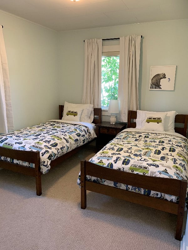 Bedroom 3 - Two twin beds (duvets will vary)