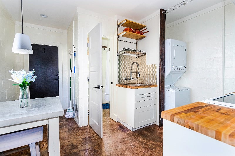 Note washer and dryer in corner. Perfect for long term stays!