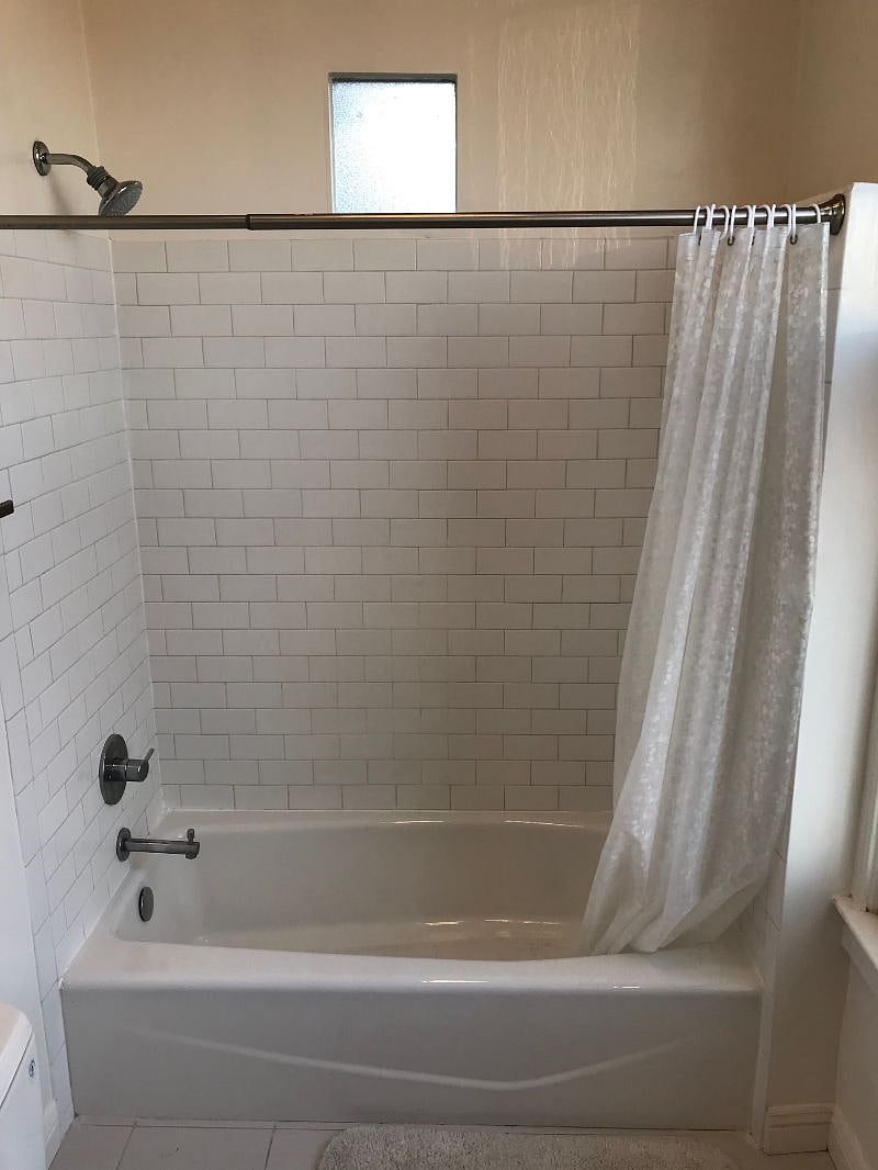Full bath with linens (coming)