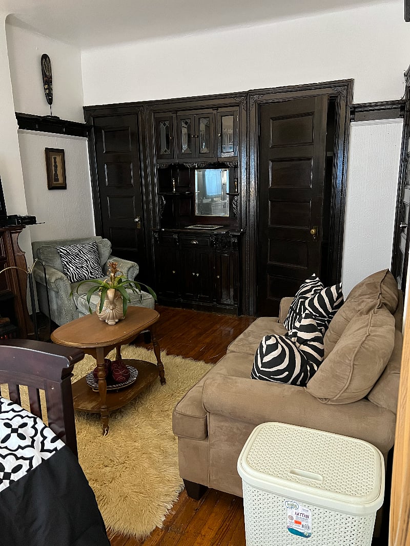 Single Armchair and Ottoman
