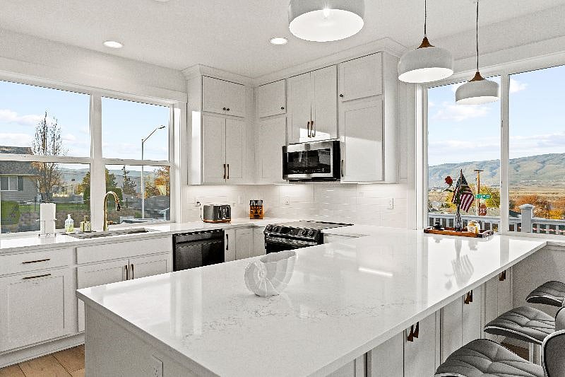 10' Countertop with plenty of storage space.