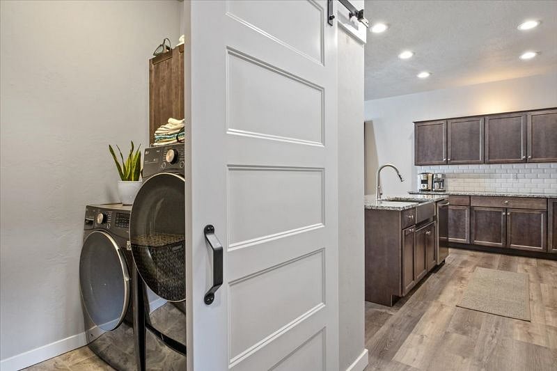 Furnished Finder property 353688_1 photo 3