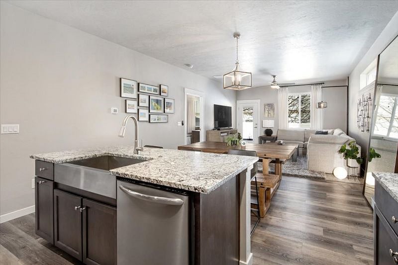 Furnished Finder property 353688_1 photo 5