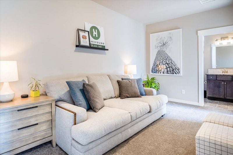 Furnished Finder property 353688_1 photo 12