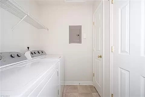 Furnished Finder property 353776_1 photo 15