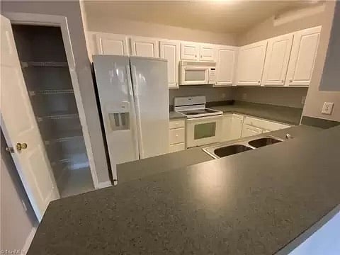Furnished Finder property 353776_1 photo 14