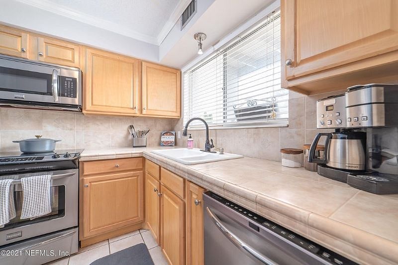 Furnished Finder property 353781_1 photo 9