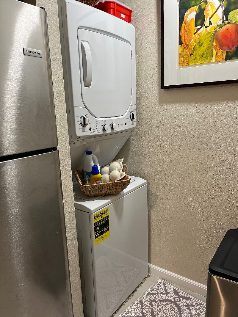 Stackable Washer/Dryer in unit