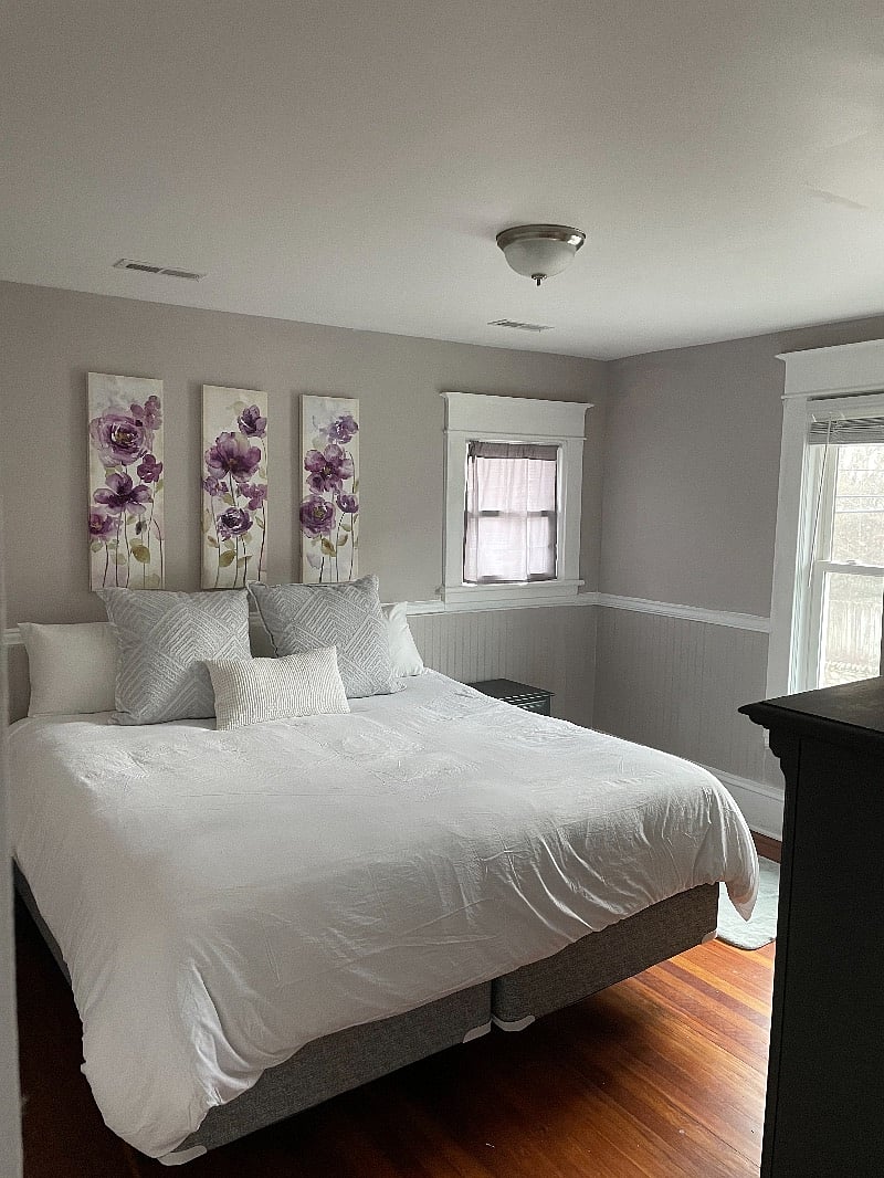 Bedroom 1 - King bed