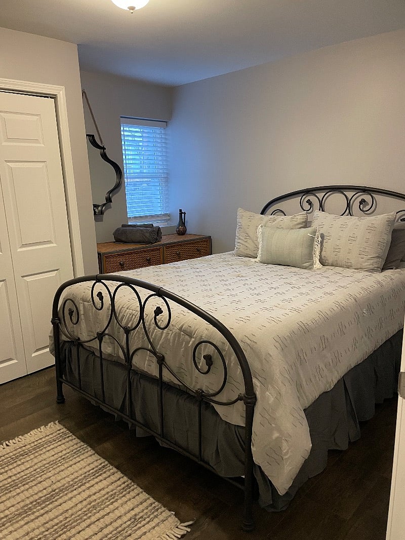 Main bedroom with Queen bed, comfortable linens and large closet.