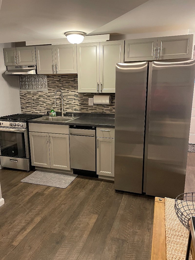 Full kitchen