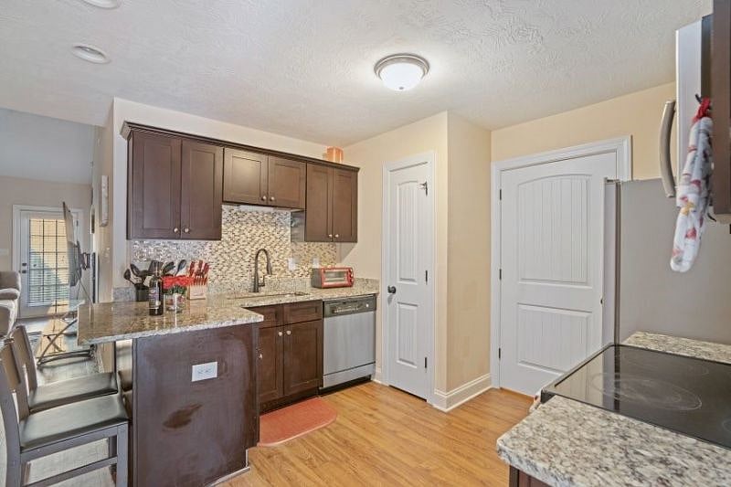 Furnished Finder property 354057_1 photo 3