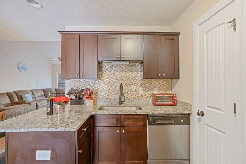 Furnished Finder property 354057_1 photo 9