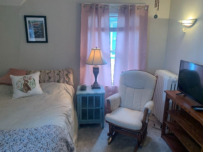 2nd floor bedroom