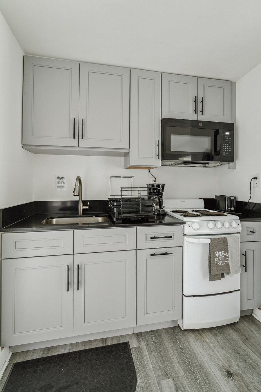 1 Bedroom Cozy Apartment