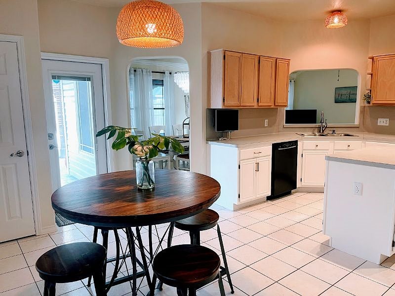 Eating kitchen 
