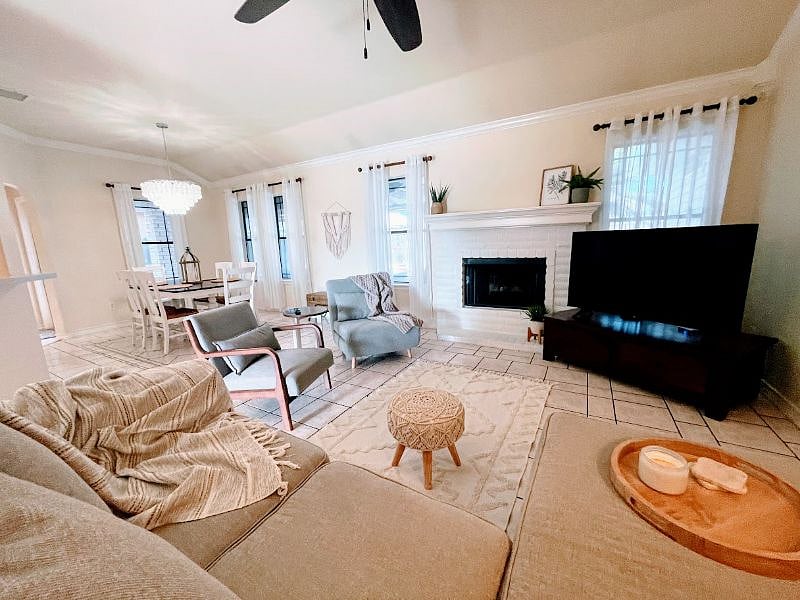 Living room/Dining room