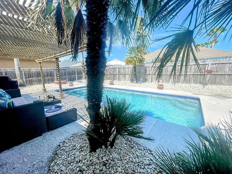 Private pool
