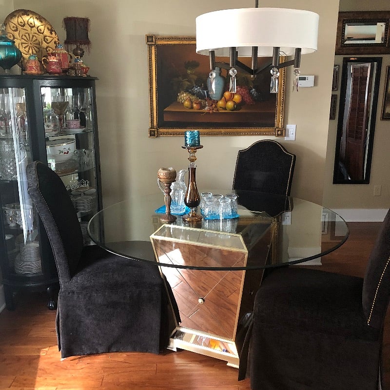 UPPER DINING AREA
