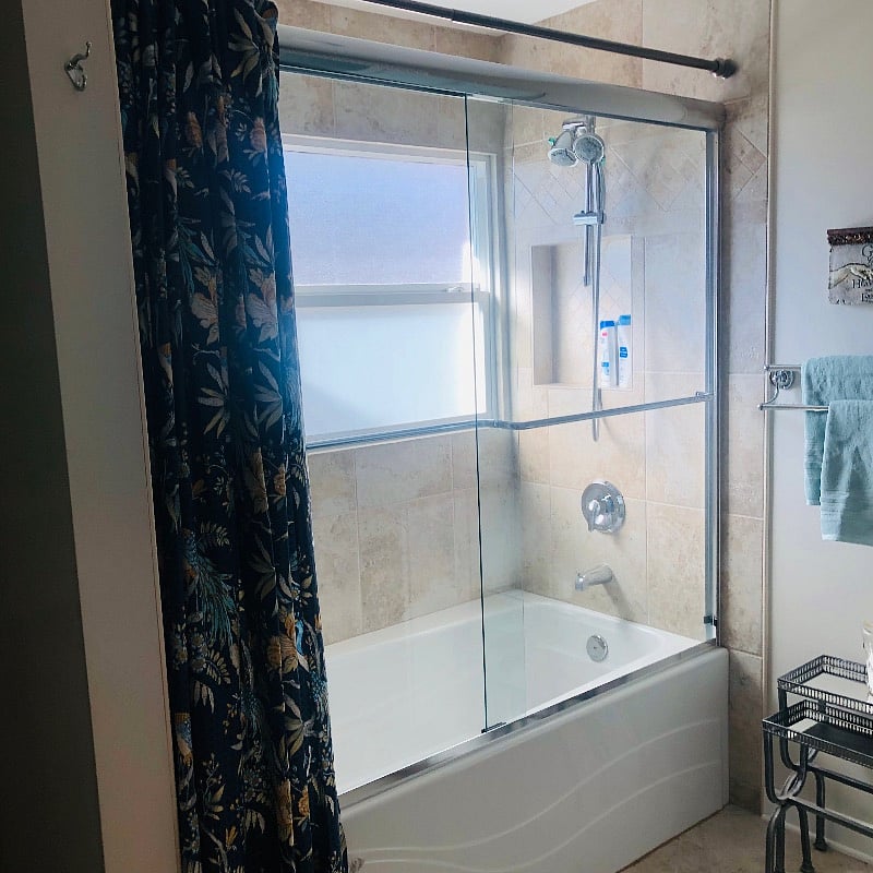UPPER BATHROOM