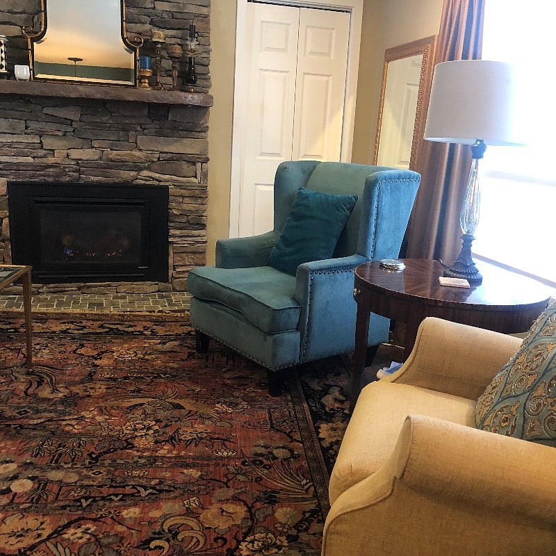 LIVING ROOM OF UPPER UNIT